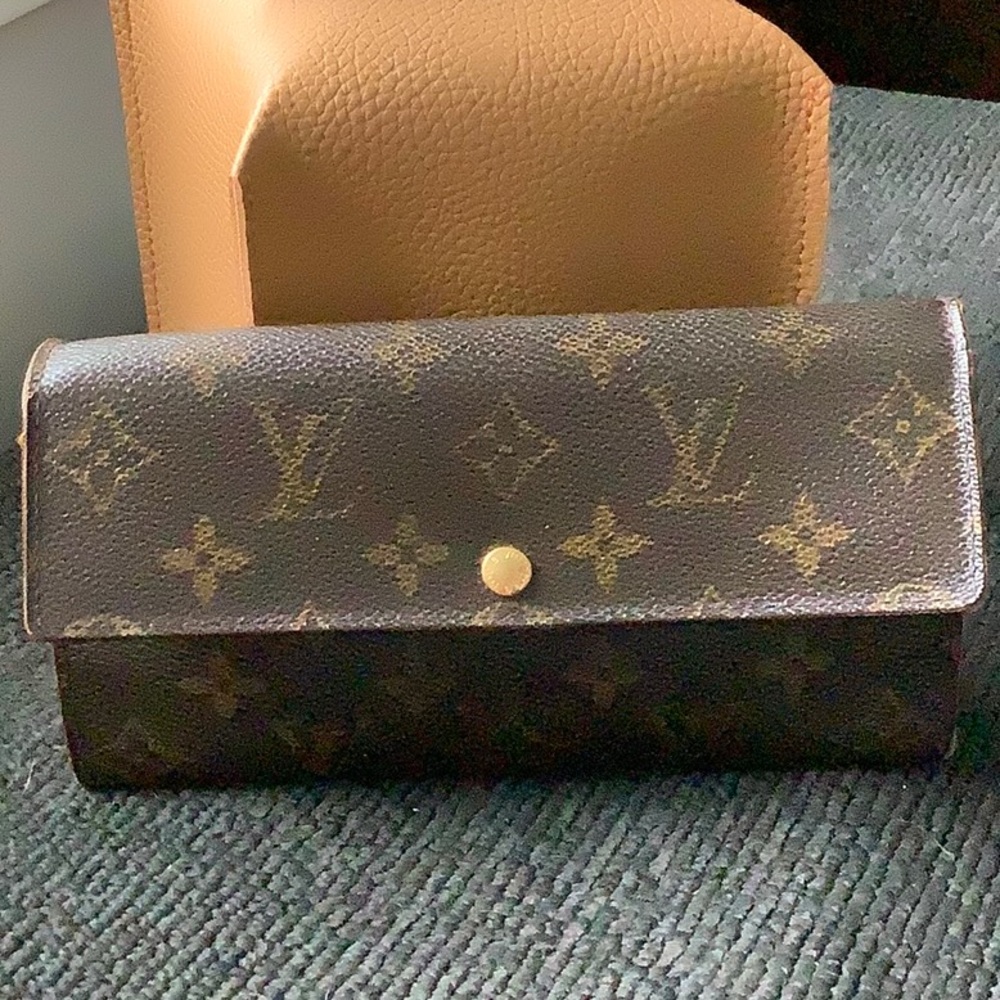Authentic LV Monogram wallet good clean condition
